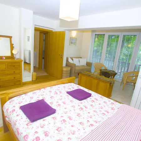 Holiday home Floranneve
